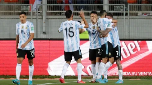 Argentina se puso 1-2 frente a Chile en Calama con el gol de Lautaro Martínez.