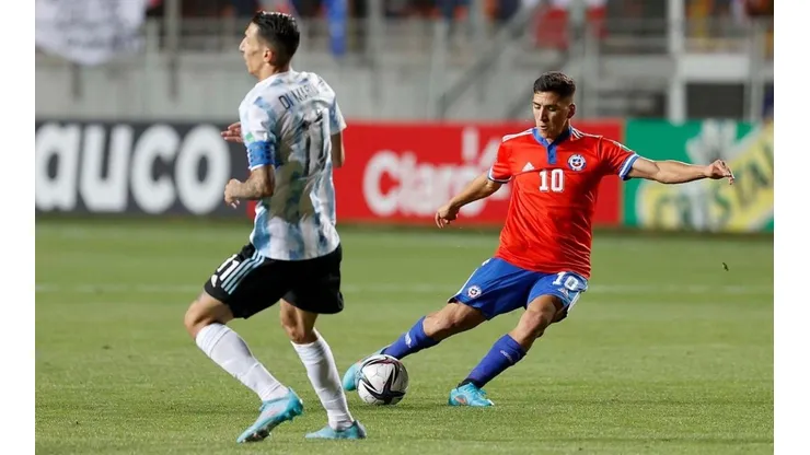 Marcelino Núñez dio la asistencia en el gol de Ben Brereton ante Argentina.