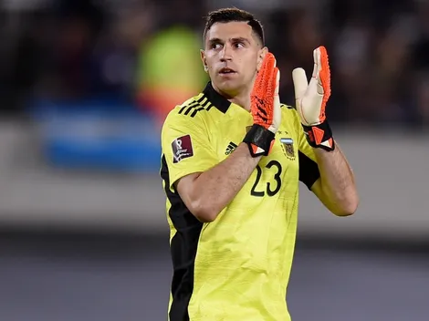 La Marea Roja le dijo de todo al Dibu Martínez