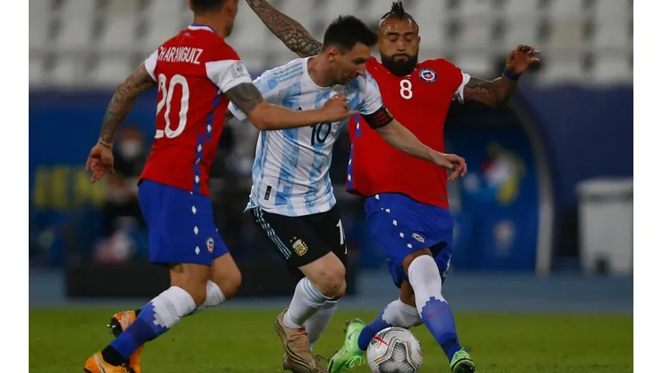 Messi y Vidal no jugarán esta noche en Calama
