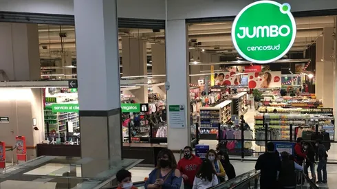 ¿A qué hora cierra Jumbo?