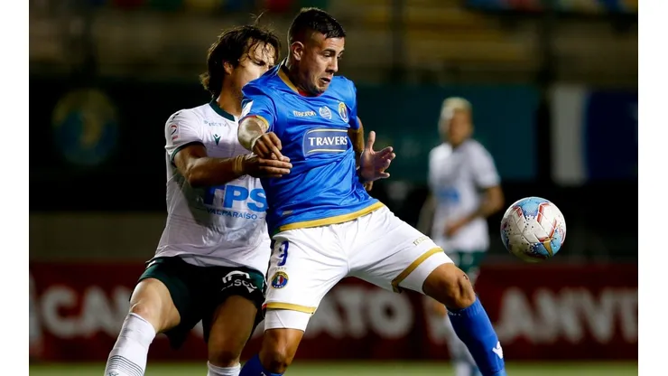 Rodrigo Holgado está a detalles de sellar su regreso al fútbol chileno para jugar en Curicó Unido