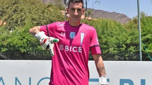 Nicolás Peranic se hace la idea de pelearle el arco de la UC al Zanahoria Pérez.