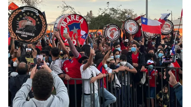 Banderazo de los hinchas de la Roja en Calama en la previa del duelo contra Argentina.