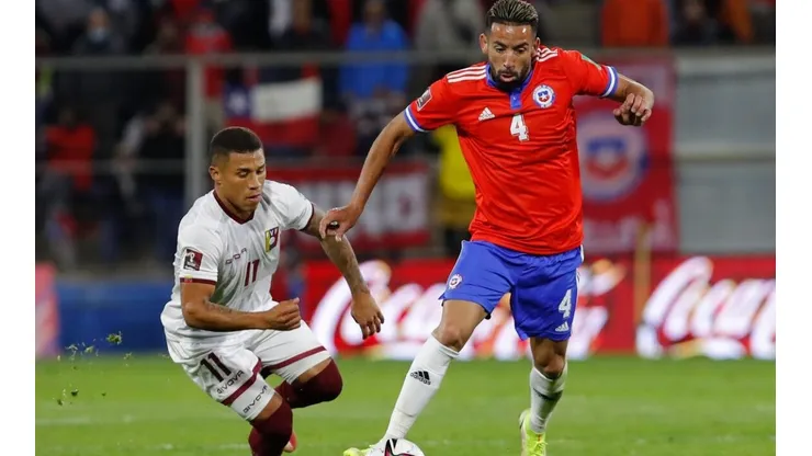 Isla aún tiene opciones de jugar ante Argentina
