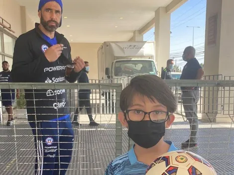 ¡Gigante capitán! Bravo le cumple sueño a pequeño hincha en Calama