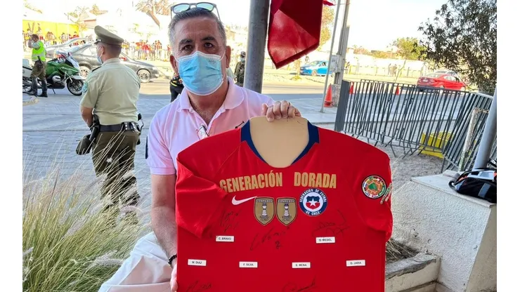 La histórica camiseta con las firmas de los campeones
