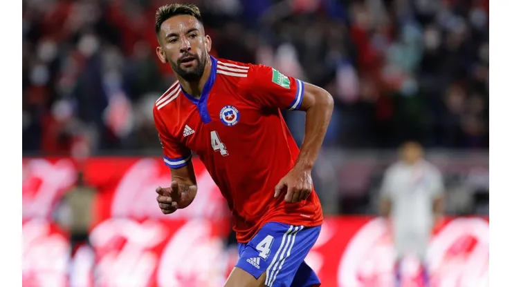 Mauricio Isla queda fuera de la Roja para enfrentar a Argentina por culpa del coronavirus