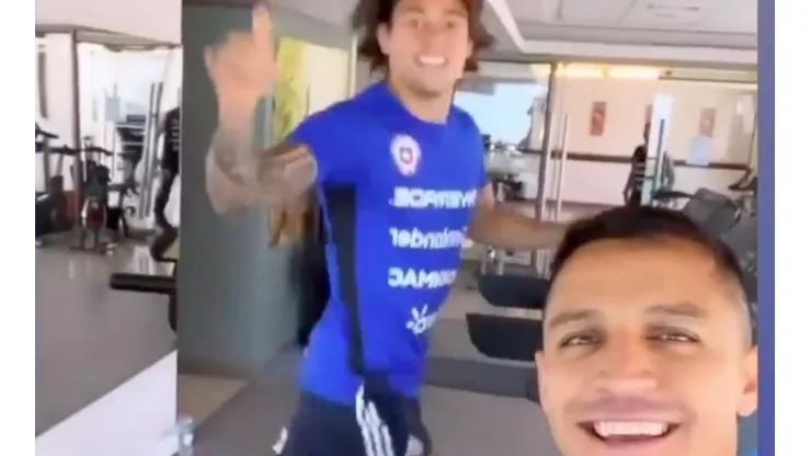 Alexis Sánchez, que siempre se inspira en Rocky, le hereda su gusto musical a Joaquín Montecinos