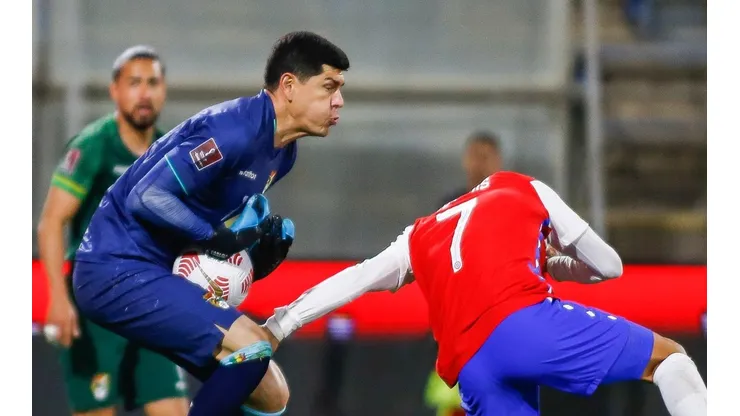El arquero Carlos Lampe dejó claro que Bolivia jugará en una cancha muy mala como local