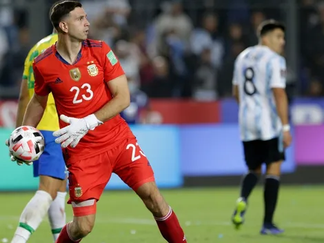 Dibu Martínez se planta: "Acá no se viene a relajar nadie"