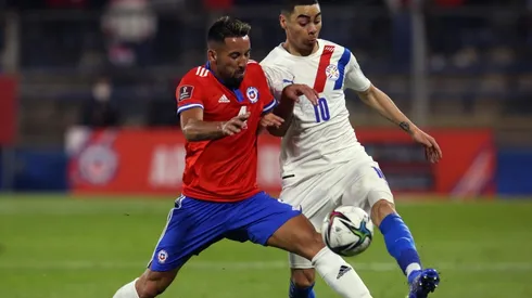 Mauricio Isla sigue al margen de la selección por dar positivo en el ingreso a Chile.