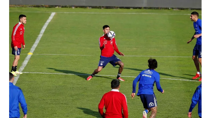 Erick Pulgar será una de las novedades de la selección chilena respecto a la formación de las últimas fechas de las Eliminatorias Sudamericanas para Qatar 2022