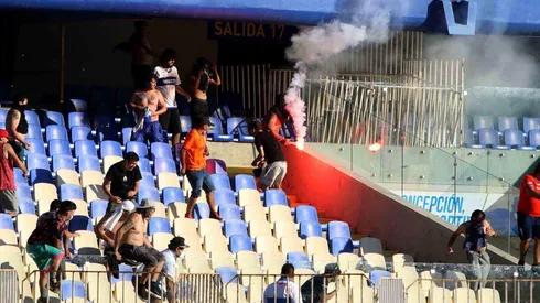 Los hinchas de la UC y Colo Colo se enfrentaron en Concepción
