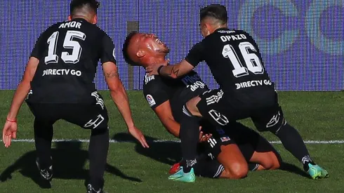 Javier Parraguez festeja la Supercopa de Colo Colo con las maletas listas.