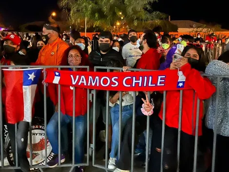 Cientos de hinchas hacen vigilia por la llegada de la Roja a Calama