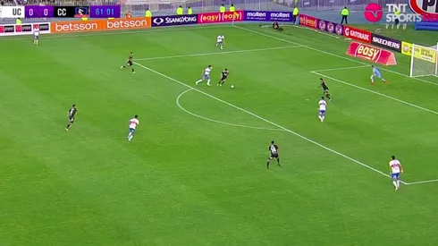 Colo Colo aprovechó el error de Pérez en la salida