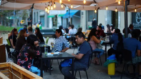 Los restaurantes, cafés y fuentes de soda podrán seguir operando bajo estrictas medidas sanitarias.