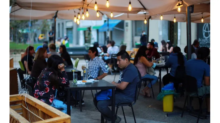 Los restaurantes, cafés y fuentes de soda podrán seguir operando bajo estrictas medidas sanitarias.