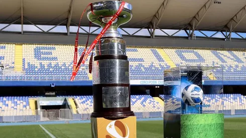 Pesado orgullo: la Católica y Colo Colo quieren levantar los 60 kilos de la Supercopa.