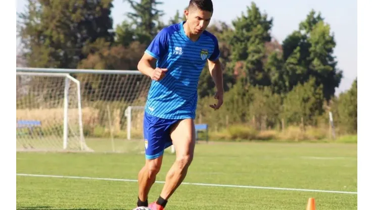 Felipe Flores asegura que tiene cuerda para rato en el fútbol chileno.