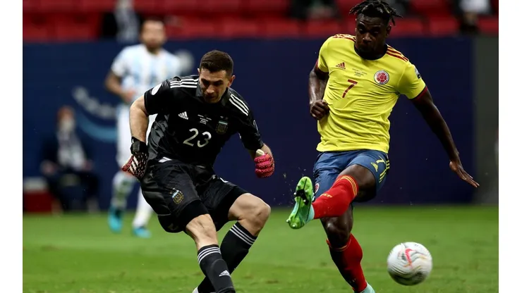 Dibu Martínez fue un dolor de cabeza para la selección colombiana