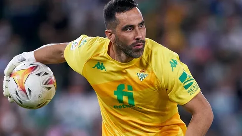 Claudio Bravo confirmado como titular en el Betis a días del Chile-Argentina.