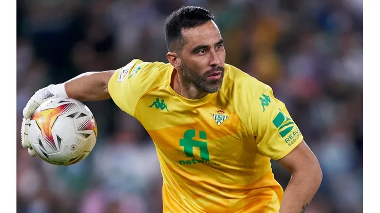 Claudio Bravo confirmado como titular en el Betis a días del Chile-Argentina.