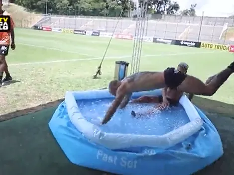 Eduardo Vargas se lanza sin miedo alguno a agua helada