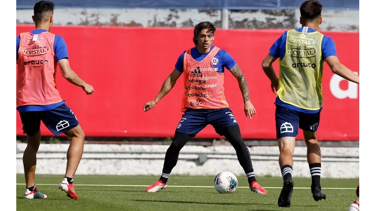 Joaquín Montecinos fue uno de los cinco seleccionados chilenos que comenzaron a trabajar para las próximas fechas eliminatorias