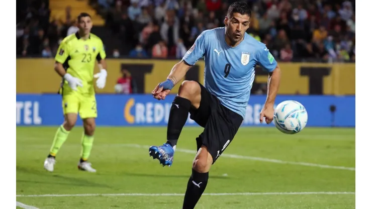 Luis Suárez encabeza la lista de Uruguay con Diego Alonso.