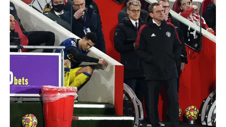 Cristiano Ronaldo y la cara de pocos amigos con el entrenador del Manchester United.