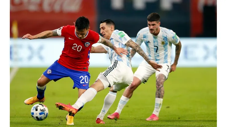 Francis Cagigao explica la numerosa nómina de Lasarte para duelos contra Argentina y Bolivia.