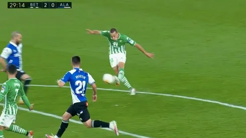 Canales anota brutal golazo para el Real Betis.