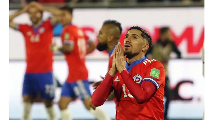 El nuevo volante del América encabeza el listado de futbolistas nacionales que no podrán estar ante Argentina y Bolivia.