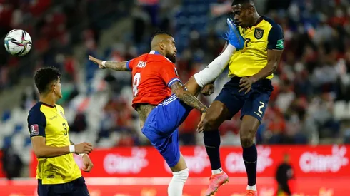 Arturo Vidal fue expulsado ante Ecuador y le dieron tres fechas de castigo