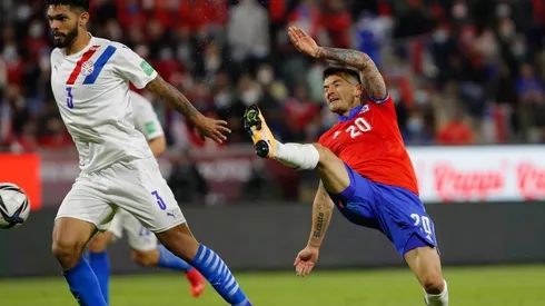 Charles Aránguiz viene con problemas físicos