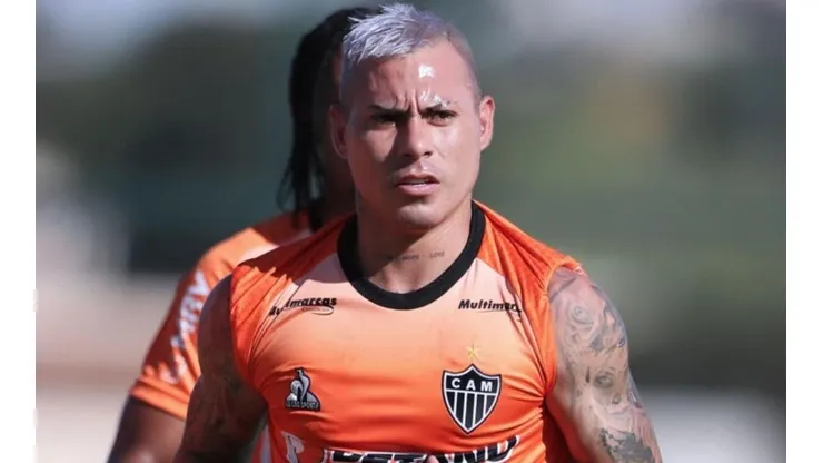 Eduardo Vargas se prepara con todo para enfrentar a Argentina.