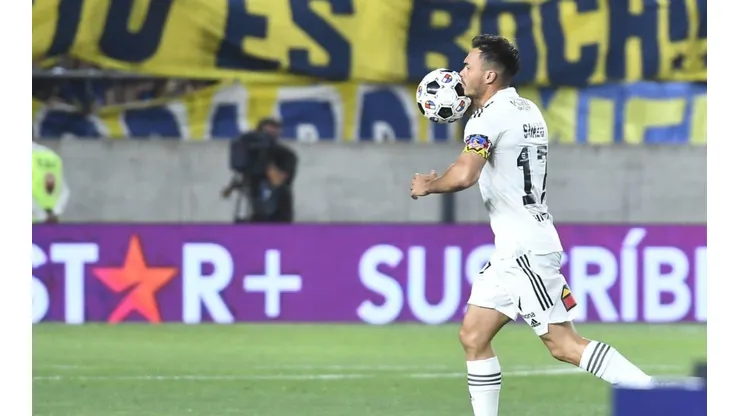 Suazo se lució con una gran jugada ante Boca