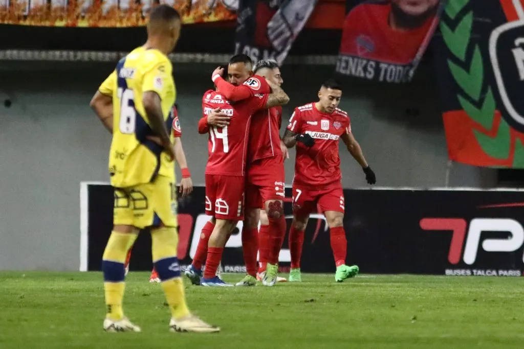 Futbol, Nublense vs Everton
Vigesima fecha, campeonato Nacional 2024.
El Equipo de Nublense es fotografiado celebrando el gol durante el partido de primera division contra Everton disputado en el estadio Nelson Oyarzun de Chillan, Chile.
17/08/2024
Mauricio Ulloa/Photosport

Football, Nublense vs Everton
20th date, 2024 National Championship.
Nublense team is pictured celebrating the goal during the first division match against Everton held at the Nelson Oyarzun stadium in Chillan, Chile.
17/08/2024
Mauricio Ulloa/Photosport