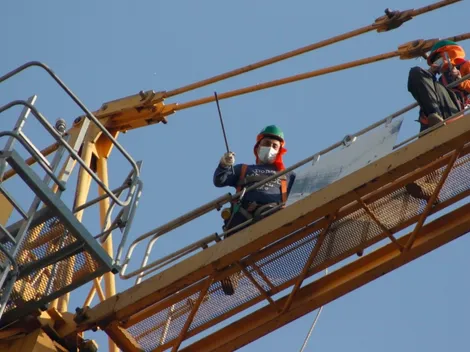 ¿Qué requisitos debo cumplir para obtener el Bono Desempeño Laboral y cuál es el monto?