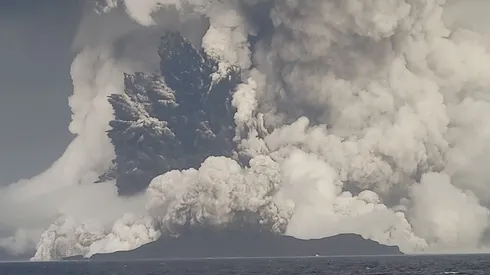 Volcán Submarino en Isla de Tonga