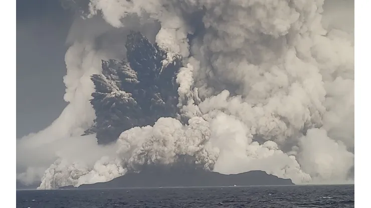 Volcán Submarino en Isla de Tonga
