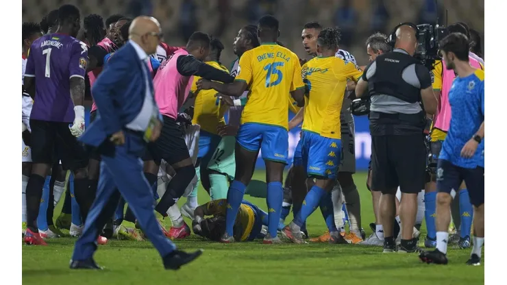 Combos y empujones entre Gabón y Ghana por la Copa Africana de Naciones.