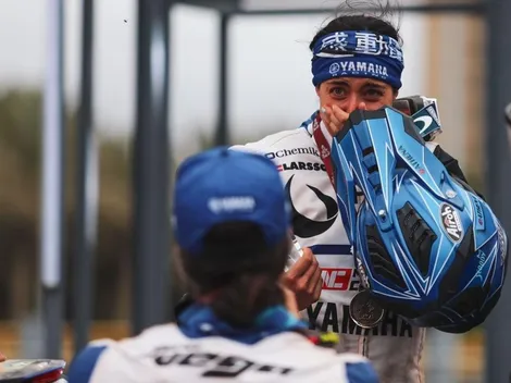 ¡De película! Piloto pide matrimonio en el podio del Dakar