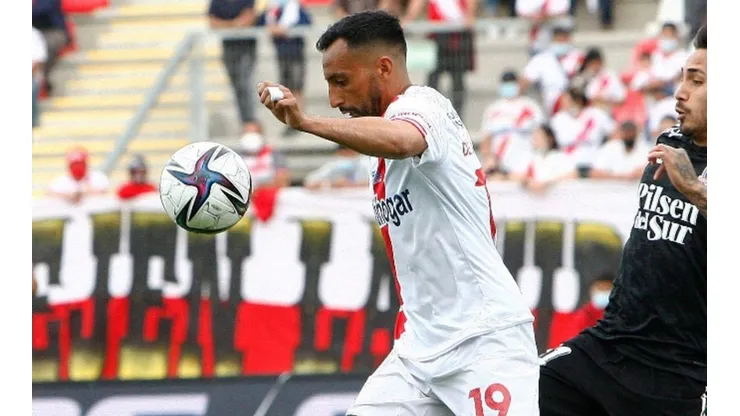 Ronald de la Fuente se queda en Curicó por dos temporadas más.