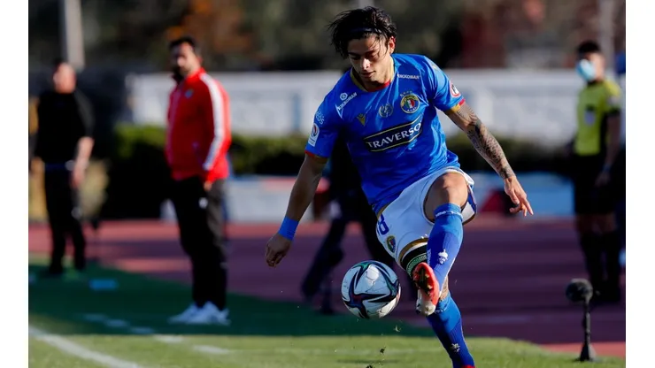 Joaquín Montecinos sigue definiendo su futuro