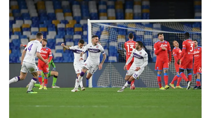 La Fiorentina le ganó por 5-2 al Napoli en el tiempo extra y avanzó a los cuartos de final de la Copa Italia, y el chileno Erick Pulgar vio toda la acción desde la banca.