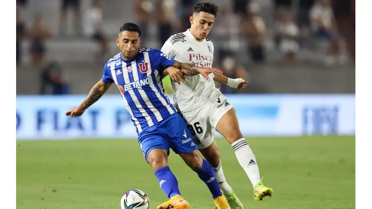 Colo Colo derrotó a la U de Chile en La Plata.
