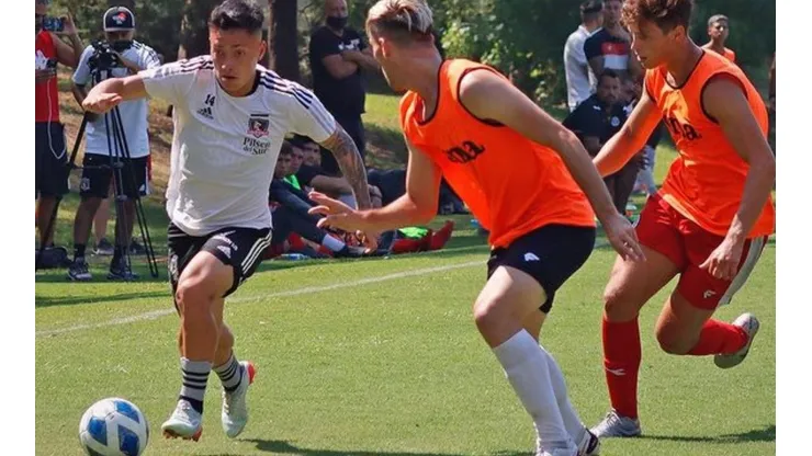 Colo Colo goleó a Fénix en su primer partido amistoso por 4-1.
